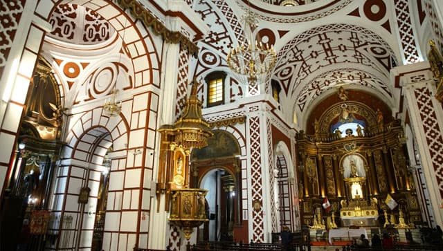 リマ市内観光（昼食付き・半日・日本語ガイド）