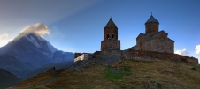 ゲルゲティ山頂のサメバ教会(＠政府観光局)